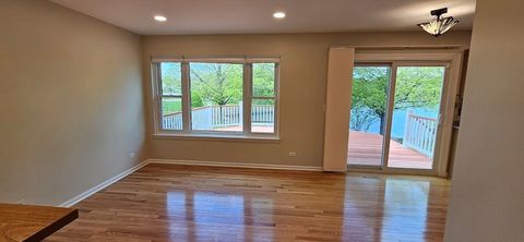 Tiny photo for 450 Rosewood Crossing, Lindenhurst, IL 60046 (MLS # 12640641)