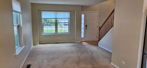 Tiny photo for 450 Rosewood Crossing, Lindenhurst, IL 60046 (MLS # 12640641)