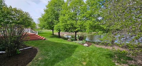 Tiny photo for 450 Rosewood Crossing, Lindenhurst, IL 60046 (MLS # 12640641)