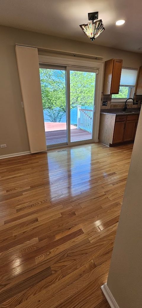 Tiny photo for 450 Rosewood Crossing, Lindenhurst, IL 60046 (MLS # 12640641)