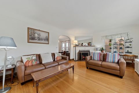 Tiny photo for 5806 W Wilson Avenue, Chicago, IL 60630 (MLS # 12602166)