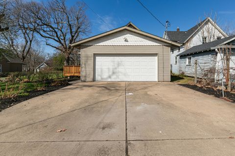 Tiny photo for 1210 3rd Street, Moline, IL 61265 (MLS # 12615287)