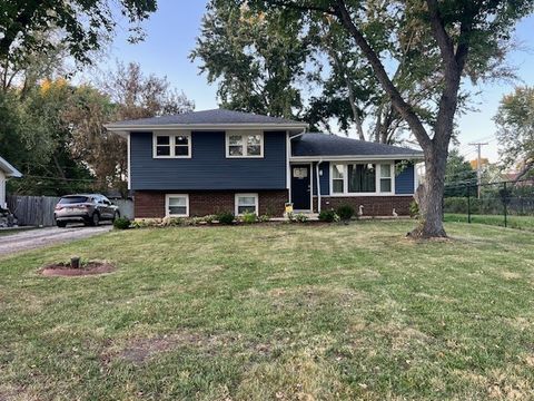 Photo of 29W034 Lester Street, West Chicago, IL 60185 (MLS # 12485864) Photo of 29W034 Lester Street, West Chicago, IL 60185 (MLS # 12485864)