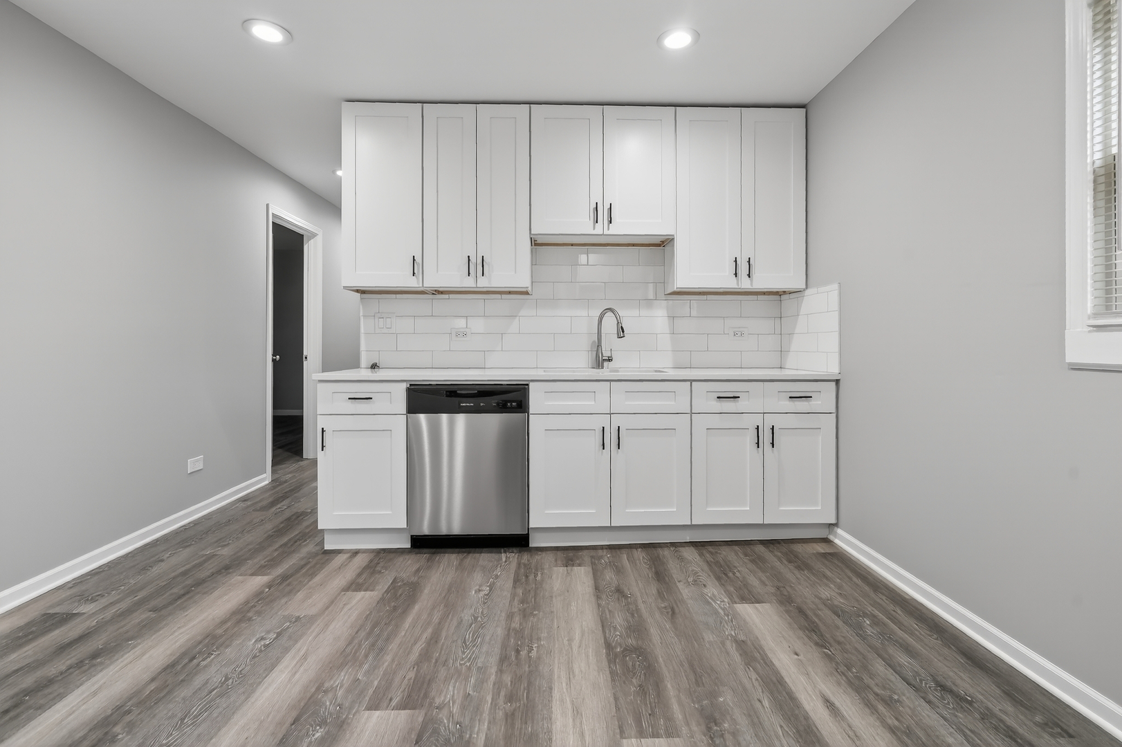 12944 S Commercial Avenue