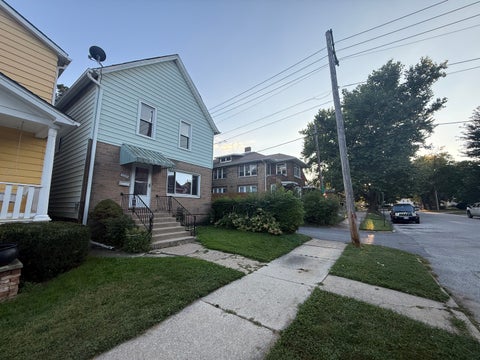 Tiny photo for 2527 Oak Street, Blue Island, IL 60406 (MLS # 12759926)
