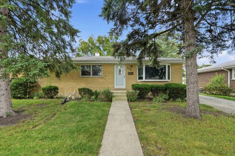 Photo of 730 W Beach Drive, Addison, IL 60101 (MLS # 12726605)