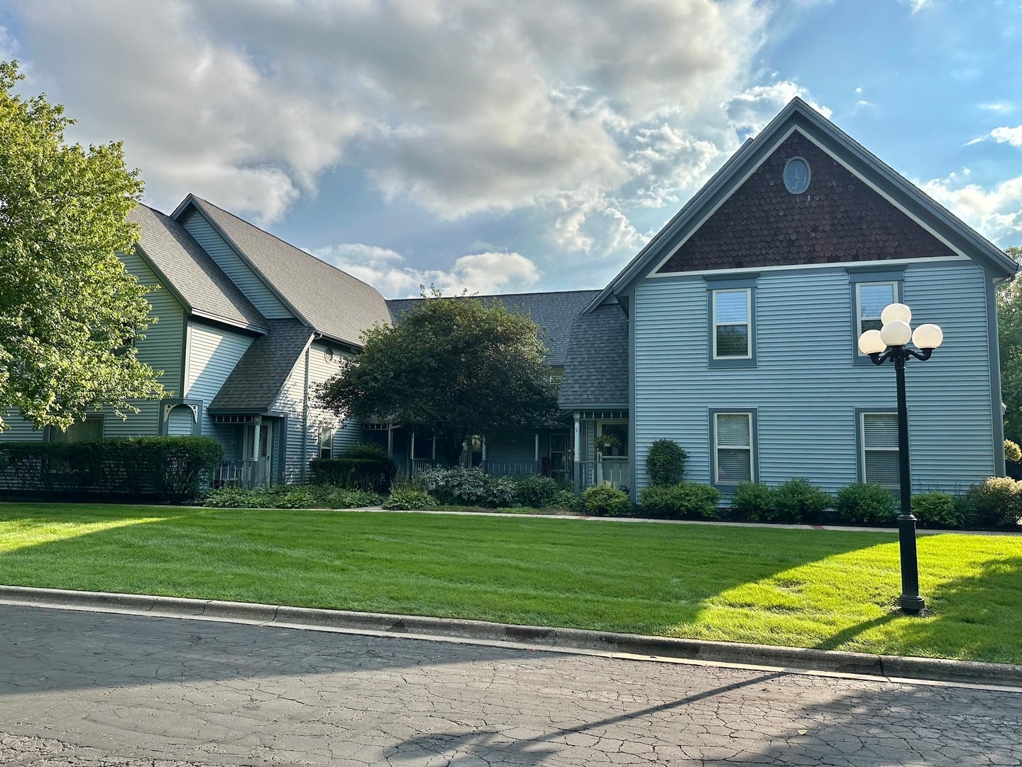 935 Victoria Drive 935