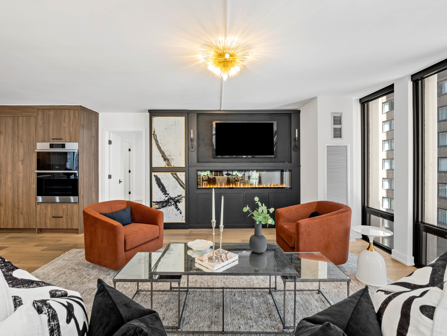 200 E Delaware Place 8-9C