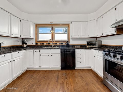 Tiny photo for 875 S York Street, Elmhurst, IL 60126 (MLS # 12596193)