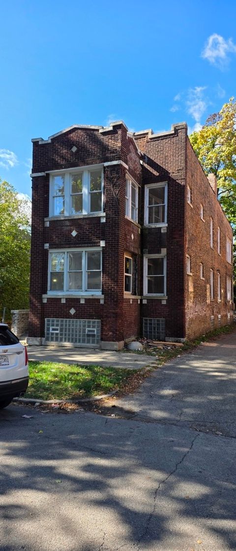 6716 S May Street Chicago IL 60621