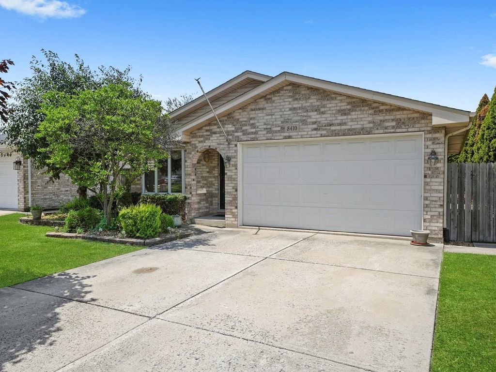 Photo for 8410 S 78th Avenue, Bridgeview, IL 60455 (MLS # 12502594)