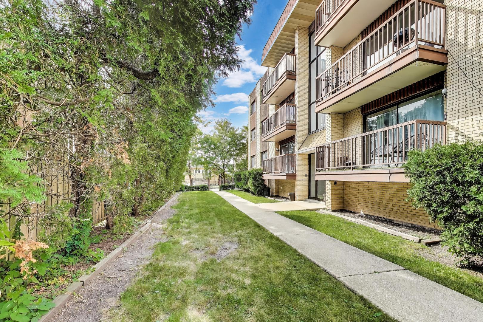 2416 W Foster Avenue 2S