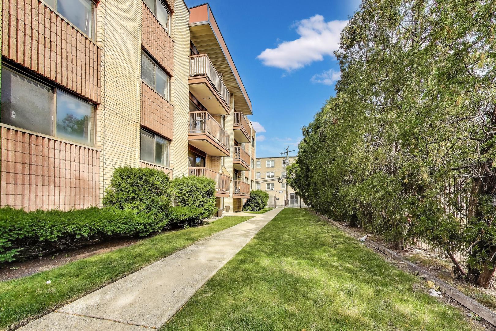 2416 W Foster Avenue 2S