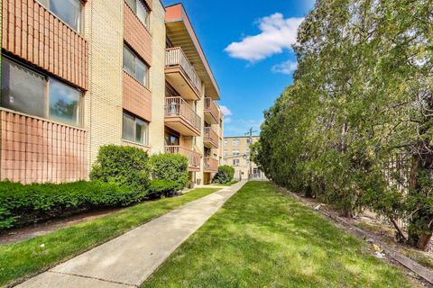 Tiny photo for 2416 W Foster Avenue #2S, Chicago, IL 60625 (MLS # 12525008)