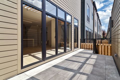 Tiny photo for 2055 W Race Avenue, Chicago, IL 60612 (MLS # 12450397)