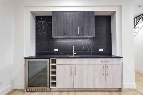 Tiny photo for 2055 W Race Avenue, Chicago, IL 60612 (MLS # 12450397)