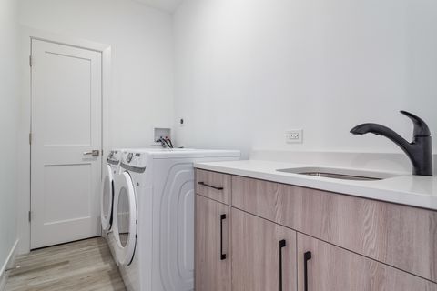 Tiny photo for 2055 W Race Avenue, Chicago, IL 60612 (MLS # 12450397)