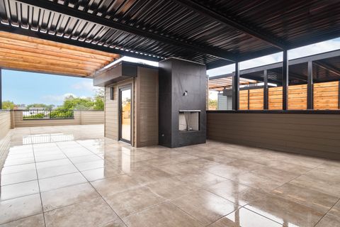 Tiny photo for 2055 W Race Avenue, Chicago, IL 60612 (MLS # 12450397)