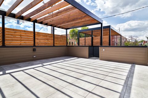 Tiny photo for 2055 W Race Avenue, Chicago, IL 60612 (MLS # 12450397)