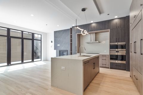 Tiny photo for 2055 W Race Avenue, Chicago, IL 60612 (MLS # 12450397)