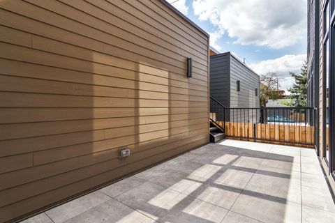 Tiny photo for 2055 W Race Avenue, Chicago, IL 60612 (MLS # 12450397)