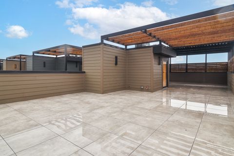 Tiny photo for 2055 W Race Avenue, Chicago, IL 60612 (MLS # 12450397)