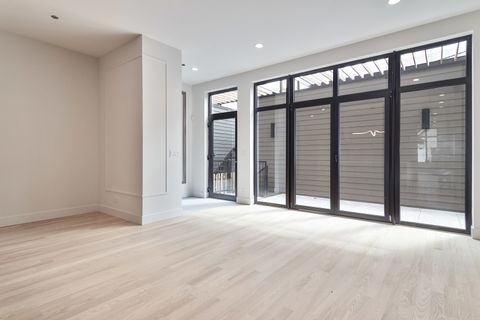 Tiny photo for 2055 W Race Avenue, Chicago, IL 60612 (MLS # 12450397)