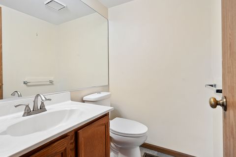 Tiny photo for 1404 W Sapphire Drive, Hoffman Estates, IL 60192 (MLS # 12488100)