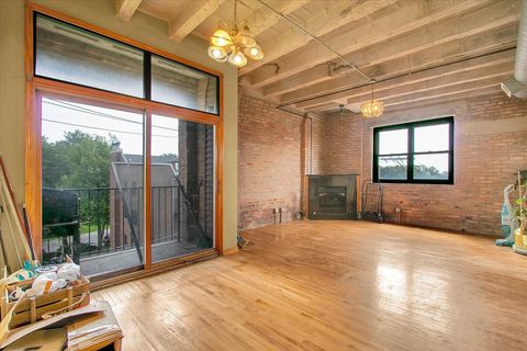 Tiny photo for 809 E 40th Street #4-4, Chicago, IL 60653 (MLS # 12548594)