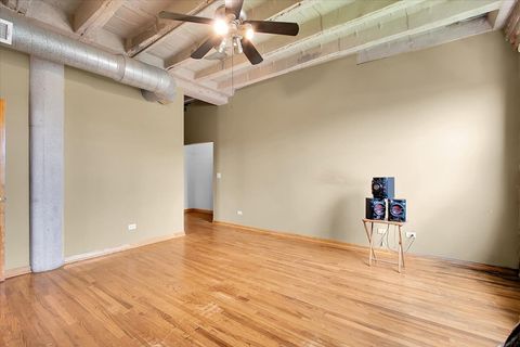 Tiny photo for 809 E 40th Street #4-4, Chicago, IL 60653 (MLS # 12548594)