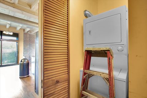 Tiny photo for 809 E 40th Street #4-4, Chicago, IL 60653 (MLS # 12548594)