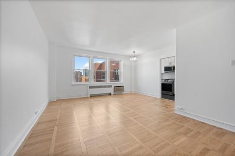 Tiny photo for 1585 Ridge Avenue #705, Evanston, IL 60201 (MLS # 12633099)