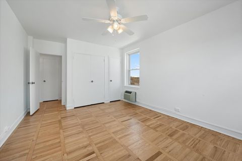 Tiny photo for 1585 Ridge Avenue #705, Evanston, IL 60201 (MLS # 12633099)