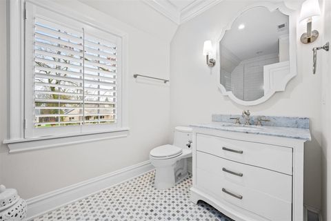 Tiny photo for 562 Earlston Road, Kenilworth, IL 60043 (MLS # 12613100)