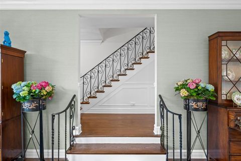 Tiny photo for 562 Earlston Road, Kenilworth, IL 60043 (MLS # 12613100)