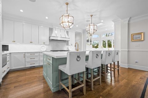 Tiny photo for 562 Earlston Road, Kenilworth, IL 60043 (MLS # 12613100)