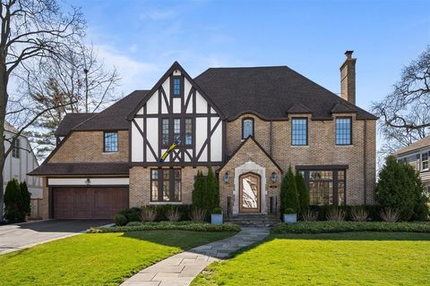 562 Earlston Road Kenilworth IL 60043