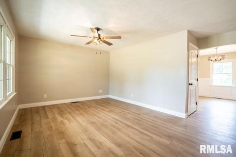 Tiny photo for 865 Stardust Drive, Herrin, IL 62948 (MLS # QC4269367)