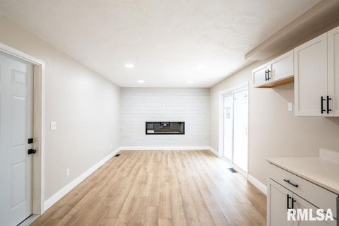 Tiny photo for 865 Stardust Drive, Herrin, IL 62948 (MLS # QC4269367)