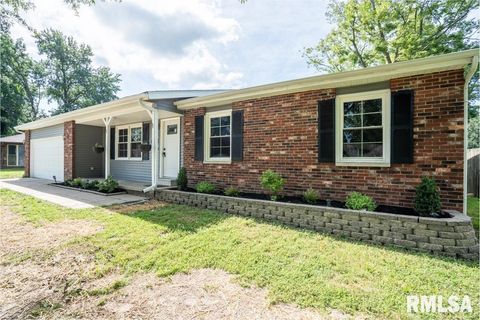 Tiny photo for 865 Stardust Drive, Herrin, IL 62948 (MLS # QC4269367)