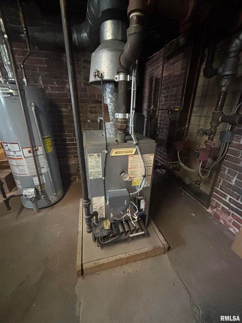 Tiny photo for 402 W PROSPECT Street, Kewanee, IL 61443 (MLS # QC4267622)