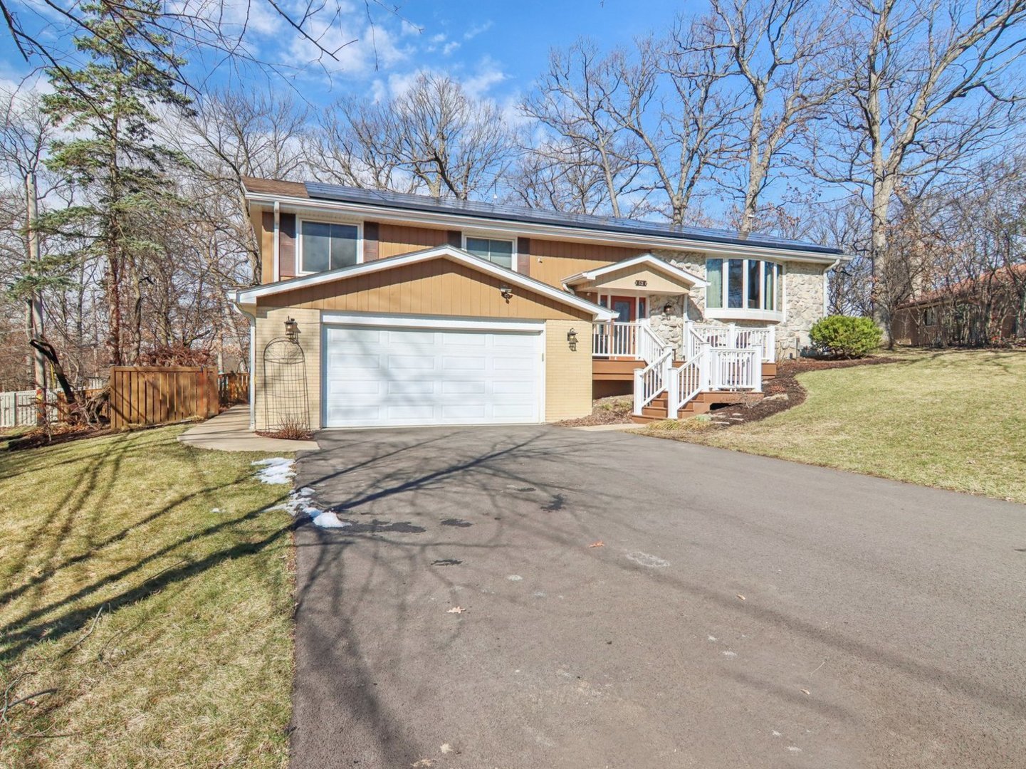 512 N FOREST Drive