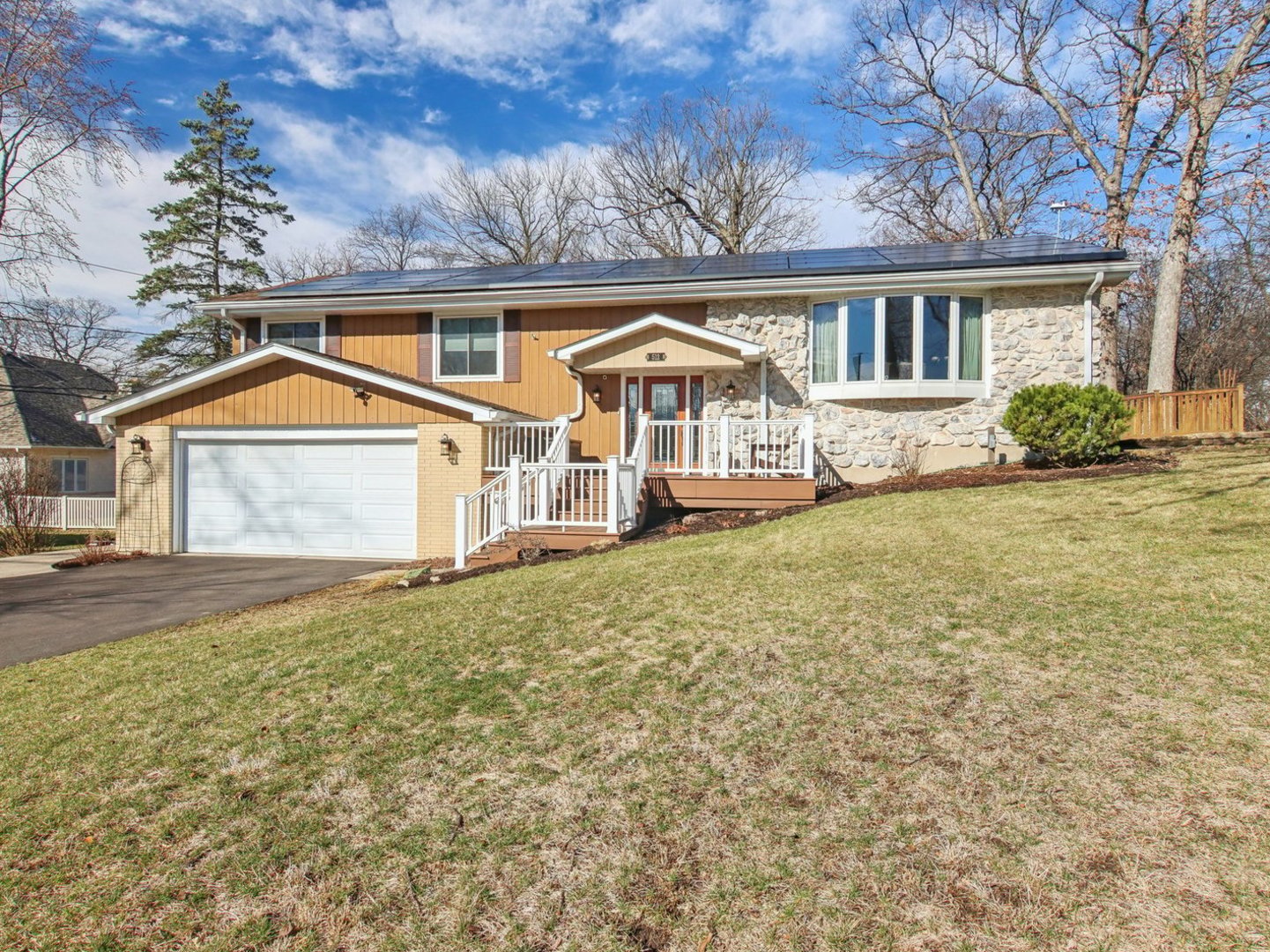 512 N FOREST Drive