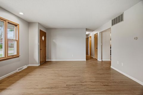 Tiny photo for 1306 E Mumford Drive, Urbana, IL 61801 (MLS # 12587547)