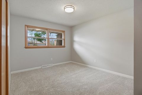 Tiny photo for 1306 E Mumford Drive, Urbana, IL 61801 (MLS # 12587547)
