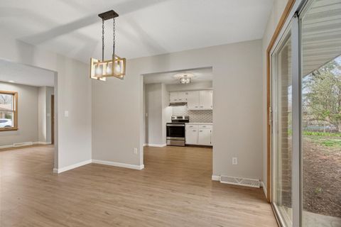 Tiny photo for 1306 E Mumford Drive, Urbana, IL 61801 (MLS # 12587547)