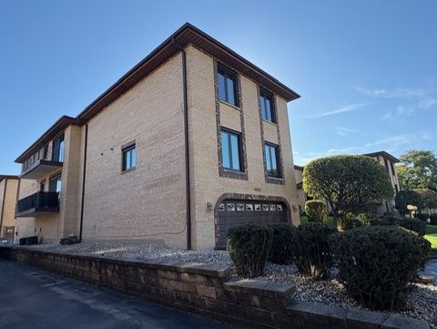 Tiny photo for 10355 Parkside Avenue #04, Oak Lawn, IL 60453 (MLS # 12507942)