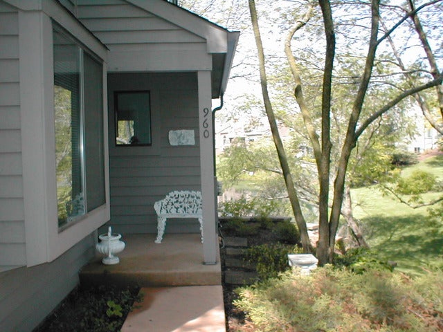 960 Shoreline Road 897