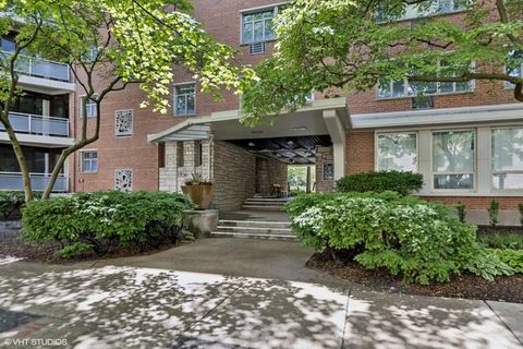 Photo of 1864 Sherman Avenue #3SW, Evanston, IL 60201 (MLS # 12493025)