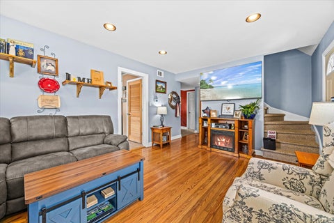 Tiny photo for 817 S Spring Road, Elmhurst, IL 60126 (MLS # 12689135)
